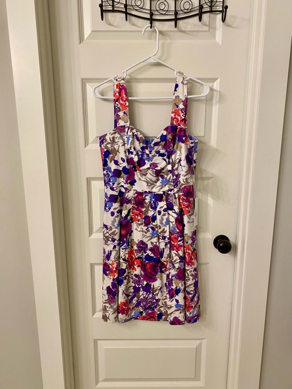 Donna Ricco White Floral Fit-and-Flare Mini Dress with Purple and Red Blooms